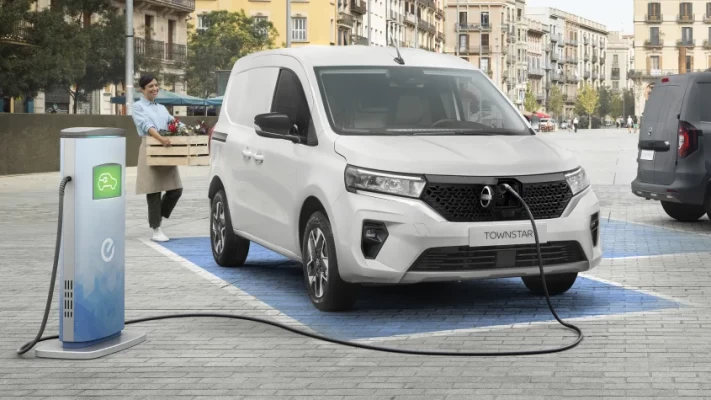 Nieuwe elektrische minivan Nissan Townstar 2023: prijs en specificaties