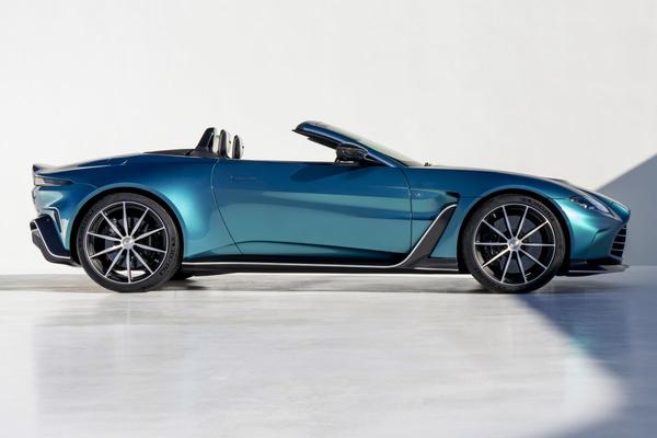 Aston Martin V12 Vantage Roadster: